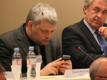 Quand les &eacute;lus lyonnais s'invitent &agrave; boire un coup pour r&eacute;gler leur diff&eacute;rend