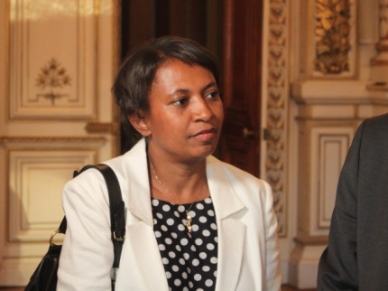 Hélène Geoffroy en déplacement ministériel dans le Rhône ce mardi Hélène Geoffroy en déplacement ministériel dans le Rhône ce mardi