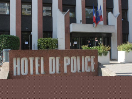 Doigt sectionné : le gérant du restaurant quai Arloing présenté au parquet Doigt sectionné : le gérant du restaurant quai Arloing présenté au parquet