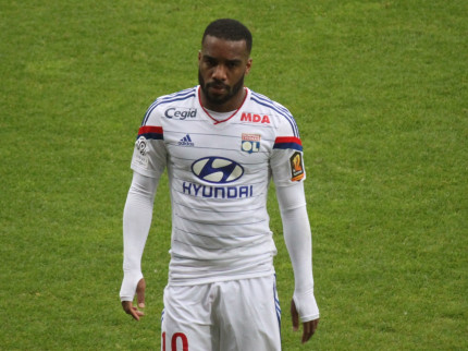Plus de 25 millions d'euros refus&eacute;s par l'OL pour Lacazette ?