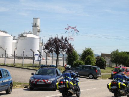 Attentat : Yassin Salhi mis en examen, sa version des faits n'a pas convaincu les enquêteurs Attentat : Yassin Salhi mis en examen, sa version des faits n'a pas convaincu les enquêteurs