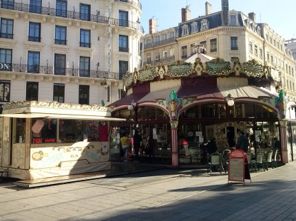 Lyon : le carrousel viré trois mois avant le début des travaux ? Lyon : le carrousel viré trois mois avant le début des travaux ?