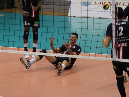 Mauvaise opération de l'ASUL face à Beauvais (3-1) Mauvaise opération de l'ASUL face à Beauvais (3-1)