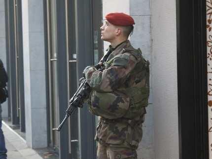 Militaires attaqués à Valence : plus de 30 coups de feu ont été tirés Militaires attaqués à Valence : plus de 30 coups de feu ont été tirés