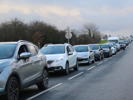 Bison futé hisse le drapeau orange sur les routes de Rhône-Alpes ce samedi Bison futé hisse le drapeau orange sur les routes de Rhône-Alpes ce samedi