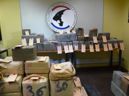 Canal + décrypte le trafic de drogue à Lyon Canal + décrypte le trafic de drogue à Lyon