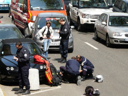 Deux cyclistes fauch&eacute;s par une voiture dans l&rsquo;Ain