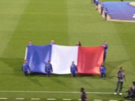 En garde &agrave; vue pour avoir br&ucirc;l&eacute; le drapeau fran&ccedil;ais