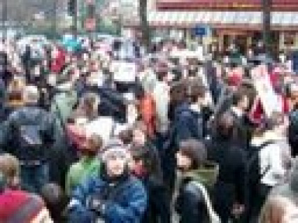 Gr&egrave;ve et manifestation des salari&eacute;s de l'usine Jean Caby