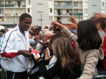 L’ex-joueur de l’OL Eric Abidal va devoir subir une greffe du foie L’ex-joueur de l’OL Eric Abidal va devoir subir une greffe du foie