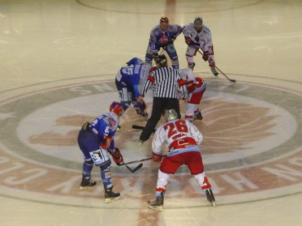 Le LHC reste invaincu en 2012 Le LHC reste invaincu en 2012