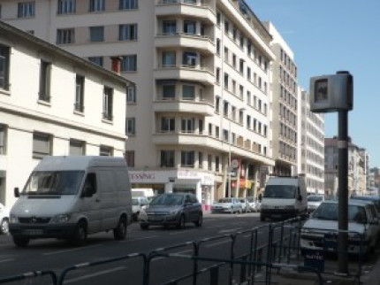 Le premier radar aux « feux rouges » lyonnais n’a finalement pas commencé à flasher Le premier radar aux « feux rouges » lyonnais n’a finalement pas commencé à flasher