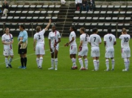 Les filles de l'OL sur le pont Les filles de l'OL sur le pont