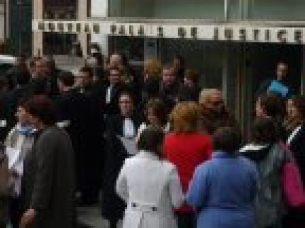 Mise en examen des deux complices de l’évasion de Moulins prévue ce soir à Lyon Mise en examen des deux complices de l’évasion de Moulins prévue ce soir à Lyon