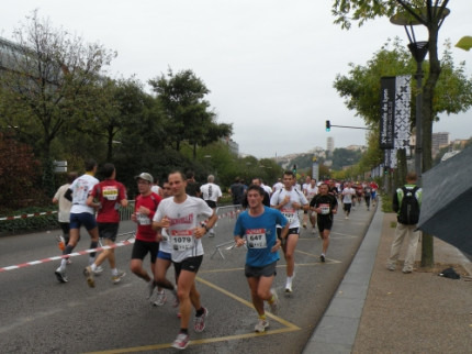 Pr&egrave;s de 5 000 coureurs en piste pour  la 4e &eacute;dition du Lyon Urban Trail