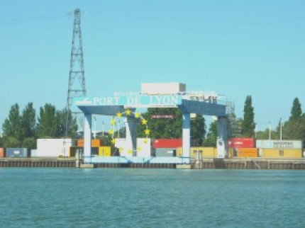 Un exercice grandeur nature ce matin au port Edouard Herriot Un exercice grandeur nature ce matin au port Edouard Herriot