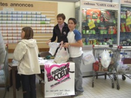 Une crêperie lyonnaise active une chaine de solidarité Une crêperie lyonnaise active une chaine de solidarité