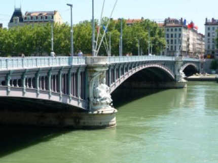 Une op&eacute;ration d&rsquo;extraction d&rsquo;une bombe de la deuxi&egrave;me guerre mondiale a lieu vendredi matin &agrave; Lyon