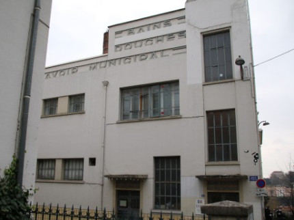 Un rassemblement contre la fermeture des bains douches à Lyon Un rassemblement contre la fermeture des bains douches à Lyon