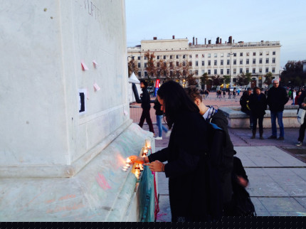 Attentats de Paris : un rassemblement spontané à Lyon ce samedi Attentats de Paris : un rassemblement spontané à Lyon ce samedi