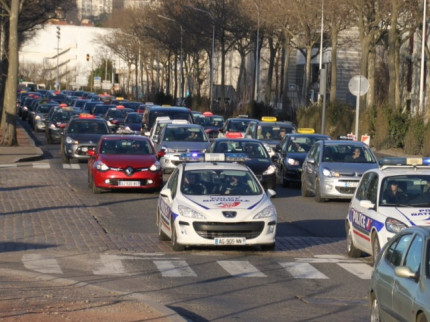 Lyon bloquée par les auto-écoles en colère lundi ? Lyon bloquée par les auto-écoles en colère lundi ?