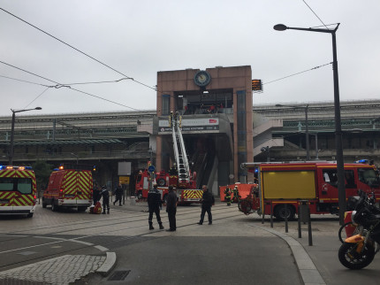 Lyon : il menaçait de sauter du parvis de la gare de Perrache Lyon : il menaçait de sauter du parvis de la gare de Perrache