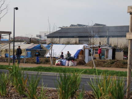 Métropole de Lyon : pourquoi les bidonvilles de Roms n'ont pas encore été démantelés ? Métropole de Lyon : pourquoi les bidonvilles de Roms n'ont pas encore été démantelés ?