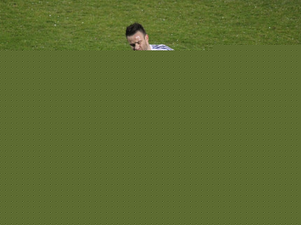 Valbuena blessé lors du match OL Angers Valbuena blessé lors du match OL Angers