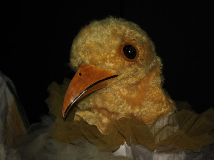 Robes ou costumes de coq : les Célestins vendent leurs costumes aux enchères Robes ou costumes de coq : les Célestins vendent leurs costumes aux enchères