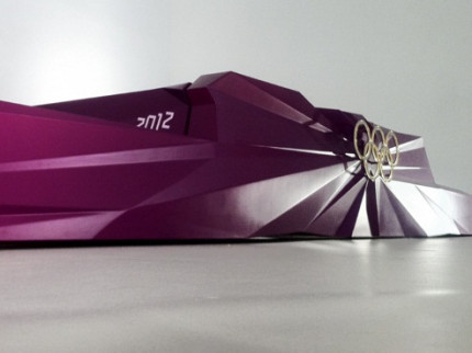 Un ancien étudiant lyonnais crée le podium des JO ! Un ancien étudiant lyonnais crée le podium des JO !