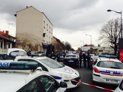 Fusillade à Vénissieux : le tireur est armé et activement recherché Fusillade à Vénissieux : le tireur est armé et activement recherché