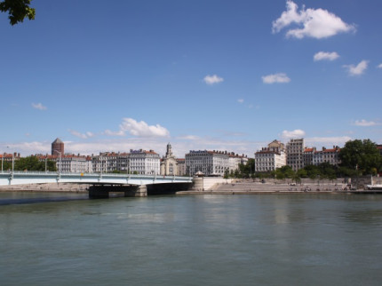 Heurté par un bateau, le Pont de l’Université en travaux Heurté par un bateau, le Pont de l’Université en travaux