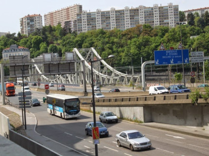 Après un week-end noir, Bison Futé hisse le drapeau rouge en Rhône-Alpes Après un week-end noir, Bison Futé hisse le drapeau rouge en Rhône-Alpes