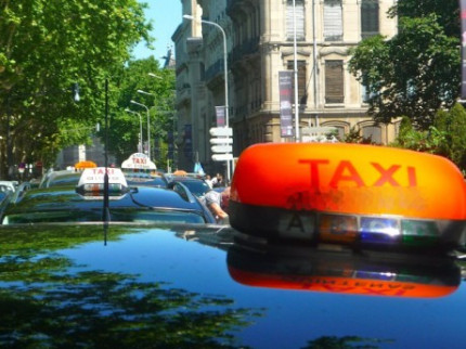 Interpellées pour ne pas avoir réglé une course en taxi entre Paris et Lyon de 823 euros ! Interpellées pour ne pas avoir réglé une course en taxi entre Paris et Lyon de 823 euros !