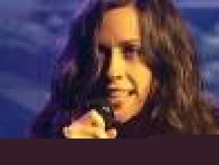 Déclaration de guerre entre Alanis Morissette et Scarlett Johansson Déclaration de guerre entre Alanis Morissette et Scarlett Johansson