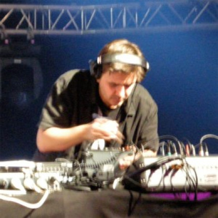 Laurent Garnier prépare un spectacle inédit.. Laurent Garnier prépare un spectacle inédit..