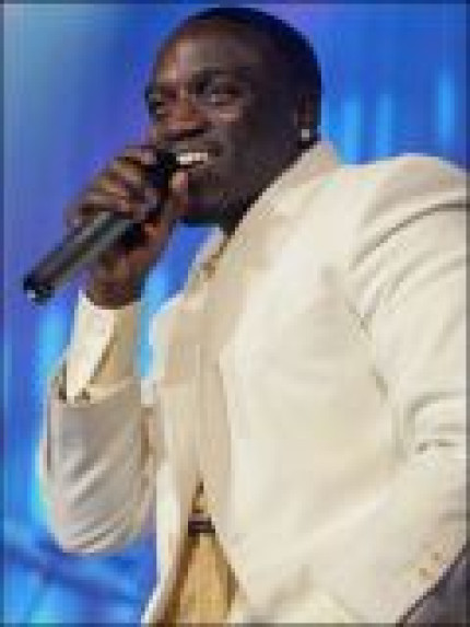 Akon, polygame? Akon, polygame?