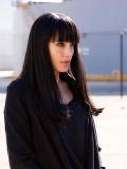 Angelina s'effondre d'épuisement... Angelina s'effondre d'épuisement...