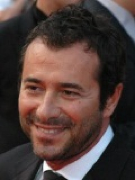 Bernard Montiel : la rumeur sur sa mort ne le fait plus rire Bernard Montiel : la rumeur sur sa mort ne le fait plus rire