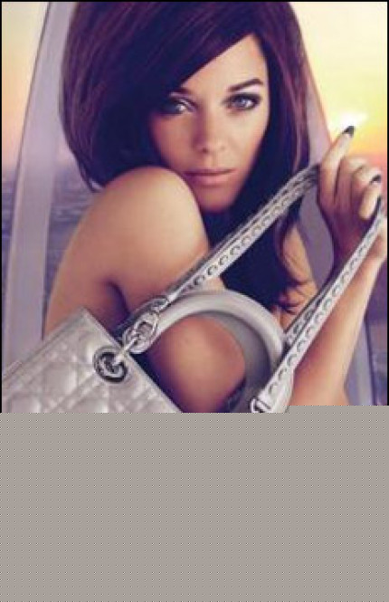 Devinez qui est cette femme ! Devinez qui est cette femme !