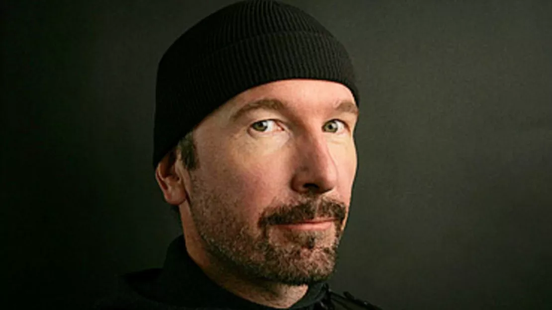 U2 : Le guitariste The Edge fait une violente chute!
