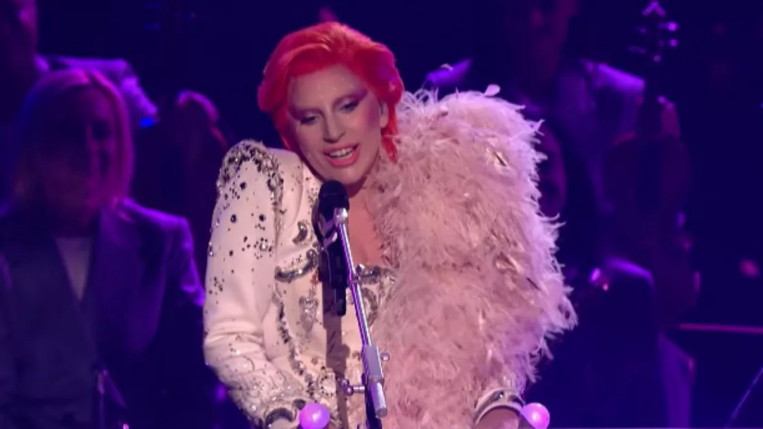 Lady Gaga: son hommage à David Bowie aux Grammys !