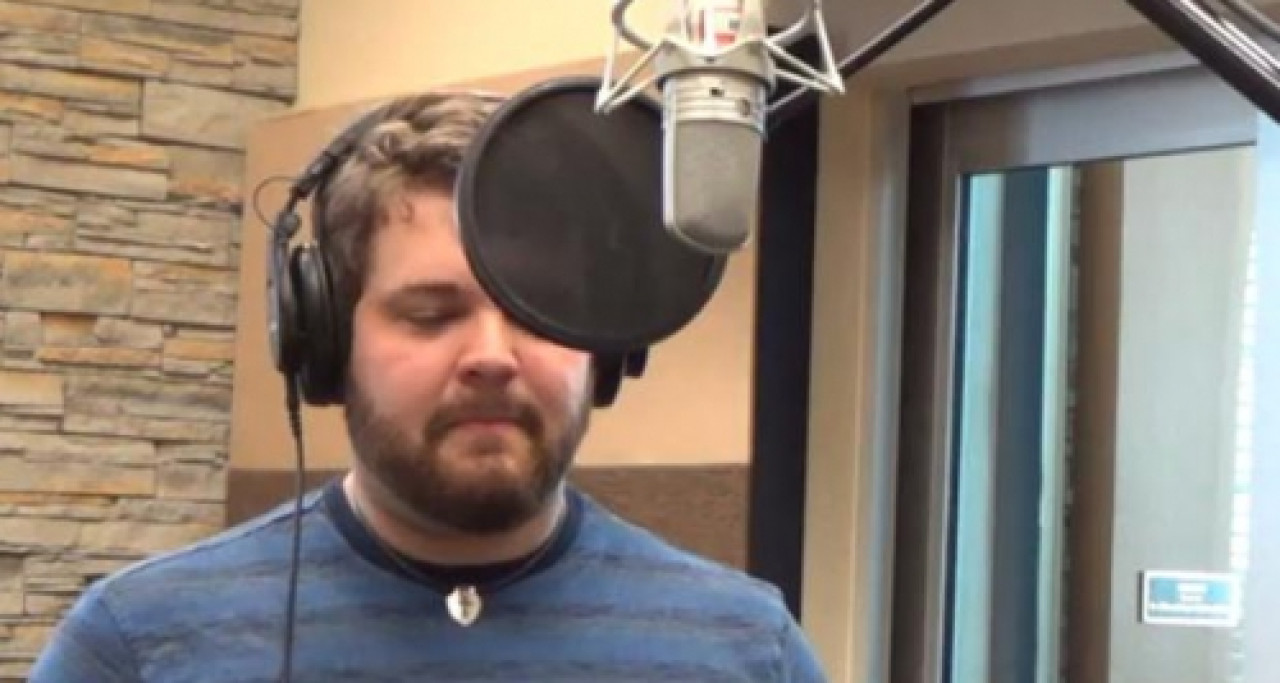 Il reprend "Let it go" avec 21 voix Disney ! Il reprend "Let it go" avec 21 voix Disney !