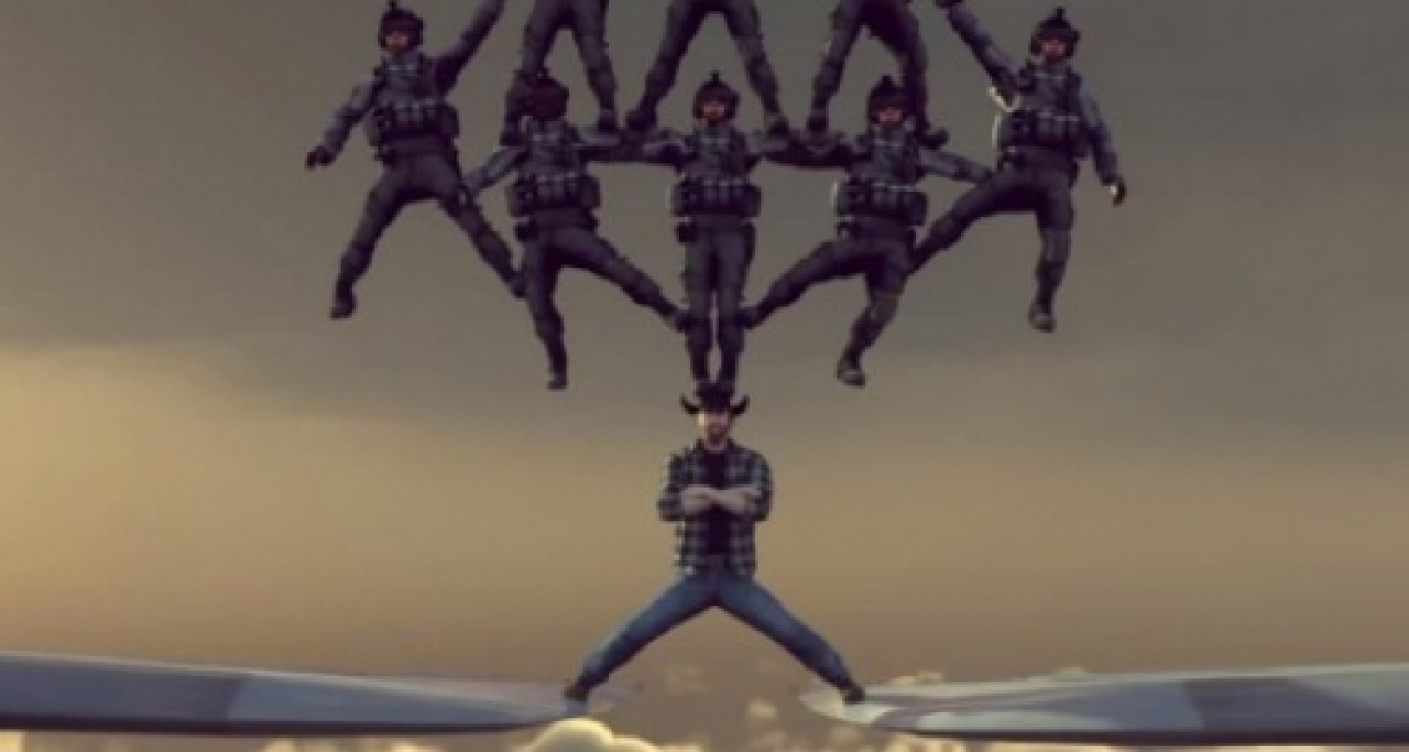 Quand Chuck Norris parodie JCVD (vidéo) Quand Chuck Norris parodie JCVD (vidéo)