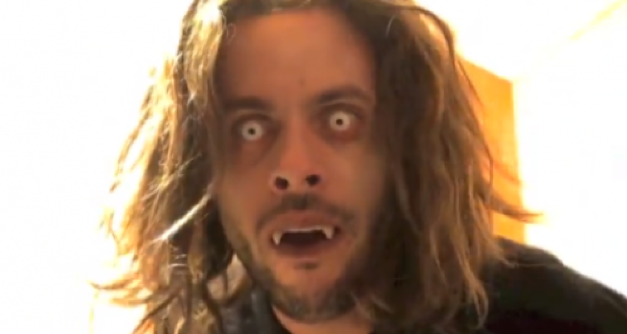 Un vampire dans la ville ! (vidéo) Un vampire dans la ville ! (vidéo)