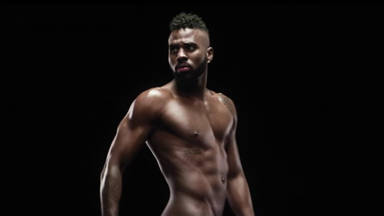 Jason Derulo se met &agrave; nu dans "Naked" !