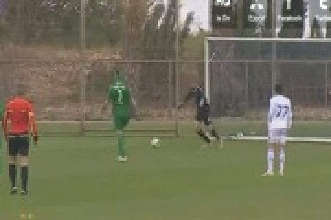 But marqu&eacute; par le vent...