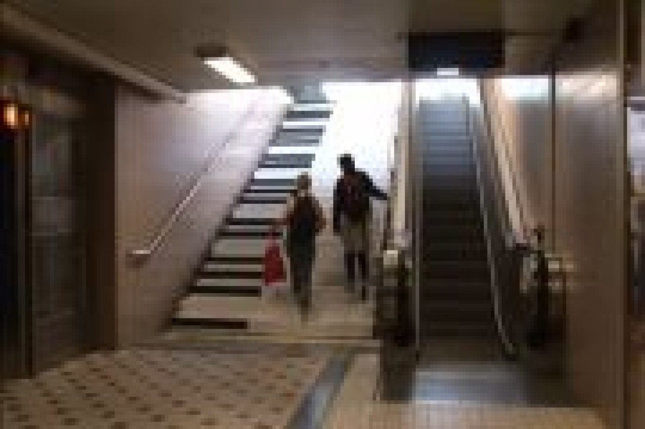 Escalier transform&eacute; en piano