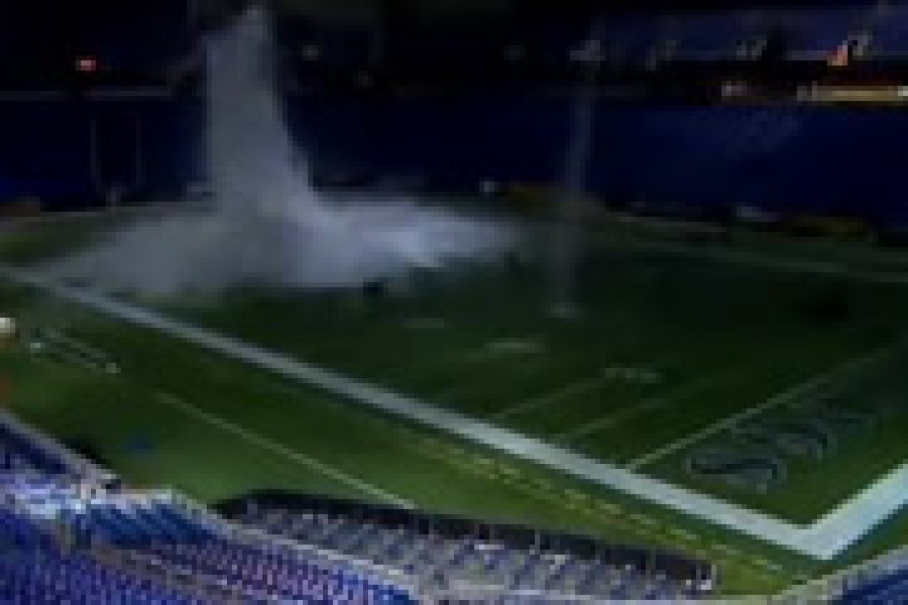 Toit du stade qui s'effondre Toit du stade qui s'effondre