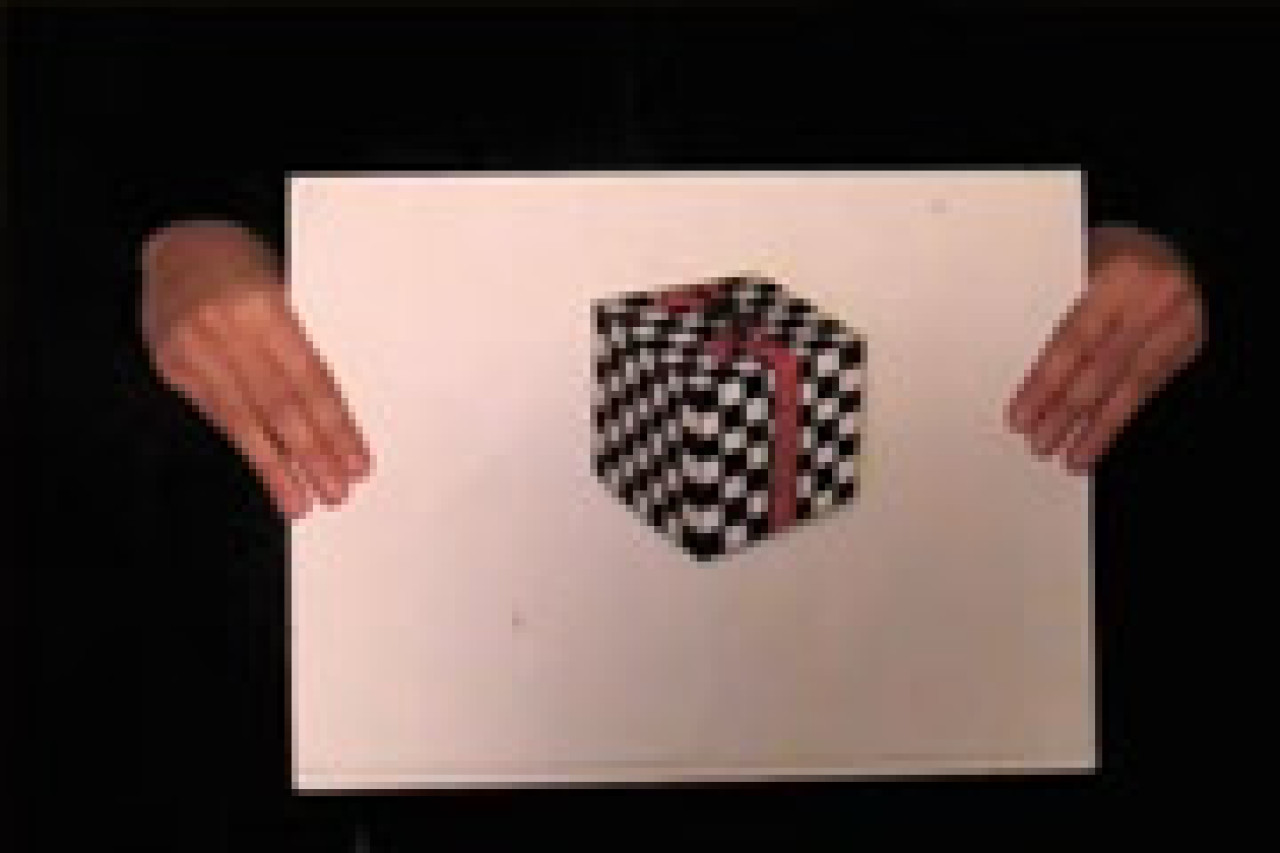 Un cube flottant Un cube flottant